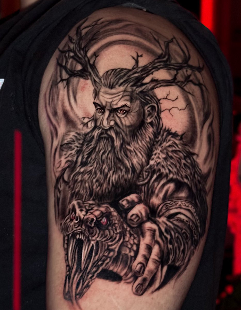 Türk mitolojisi temalı kol kaplama hayalim gerçek oldu.
Yeter artık Poseidon, sıra Erlik’te, Umay'da! 
Ankara, gelin bekliyorum🪬