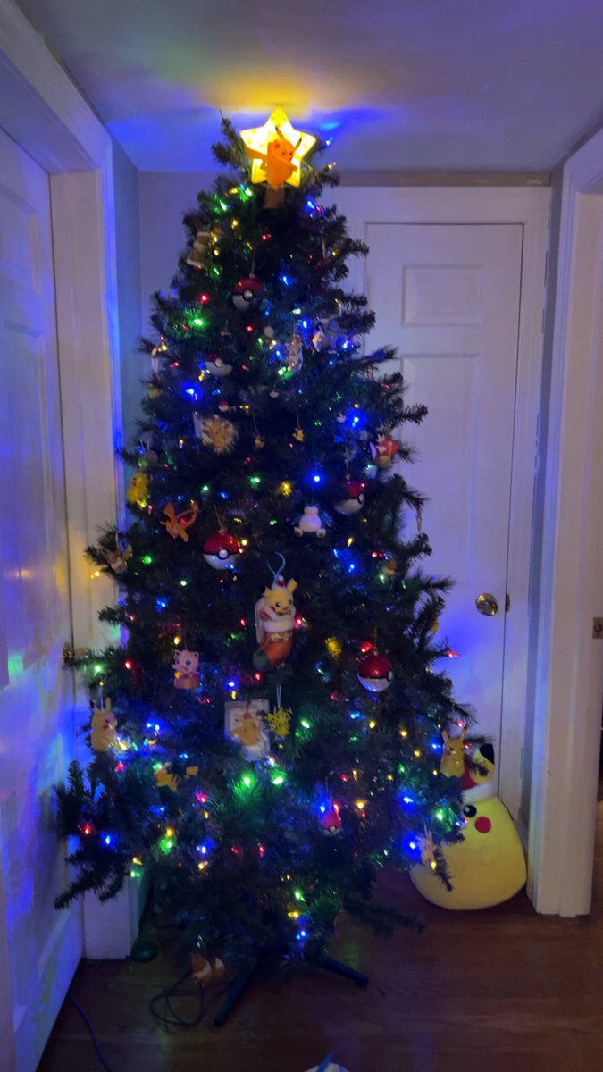 Pokémon Christmas tree 🎄 2025 #Pokemon #PokemonGO #Pokemoncenter <a href="/Pokemon/">Pokémon @ Lumiose City 🥐</a> <a href="/PokemonGoApp/">Pokémon GO</a> <a href="/PokemonCenterUS/">Pokémon Center</a>