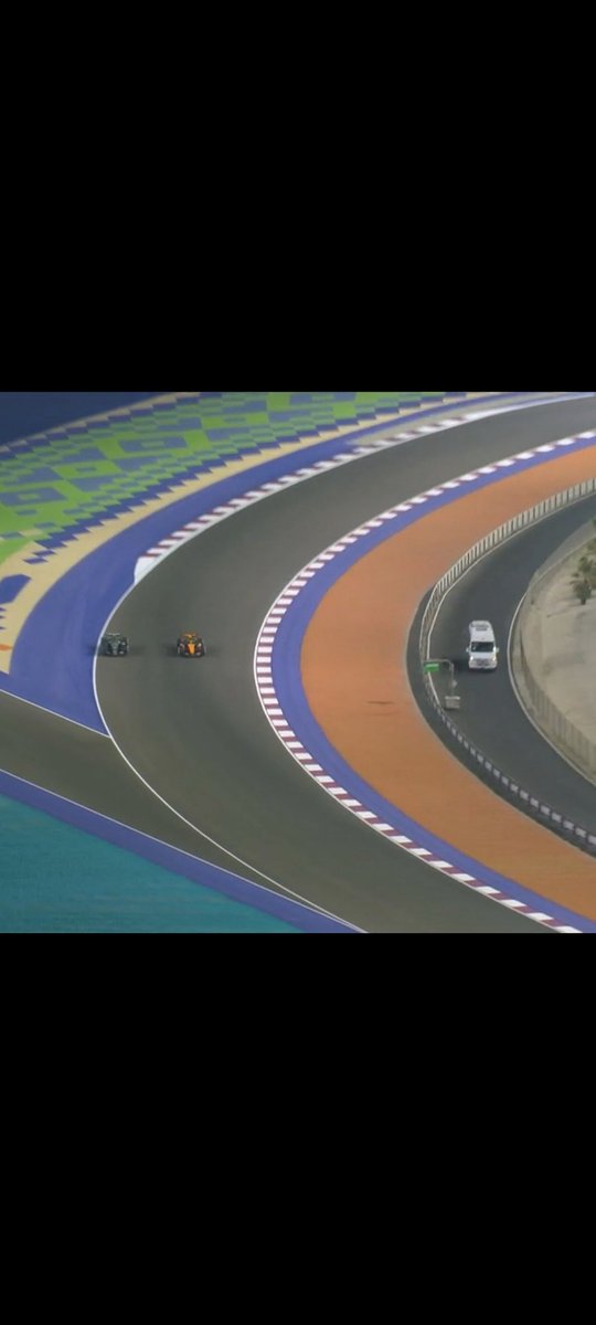 Dogukankalkan's tweet photo. Trafikte kimse kimseye böyle yol vermiyor... #QatarGrandPrix https://t.co/al7bPFV5nf