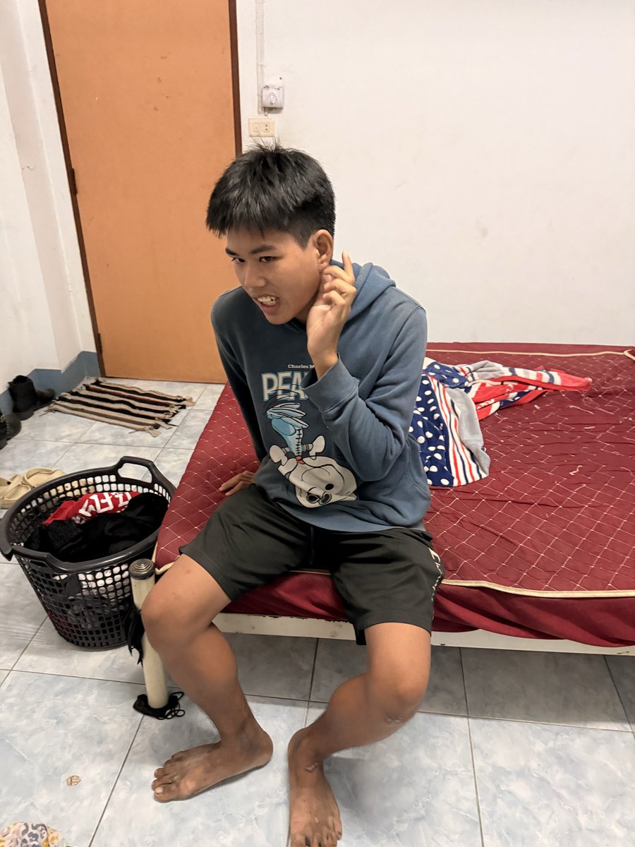 ANapapen's tweet photo. หลังจากที่ นก มานาน
#ชายแท้ 
#homelessman 
#คนจร https://t.co/KoX9tcmY20