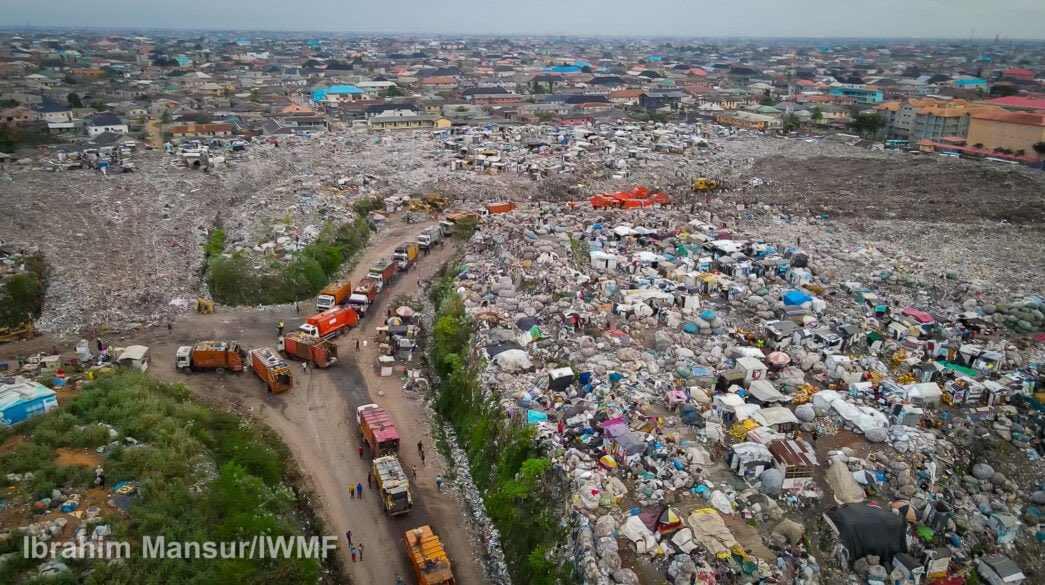 Design4ox's tweet image. How do people that live around 7UP Ikeja survive, because, this place STINKS to the heavens.