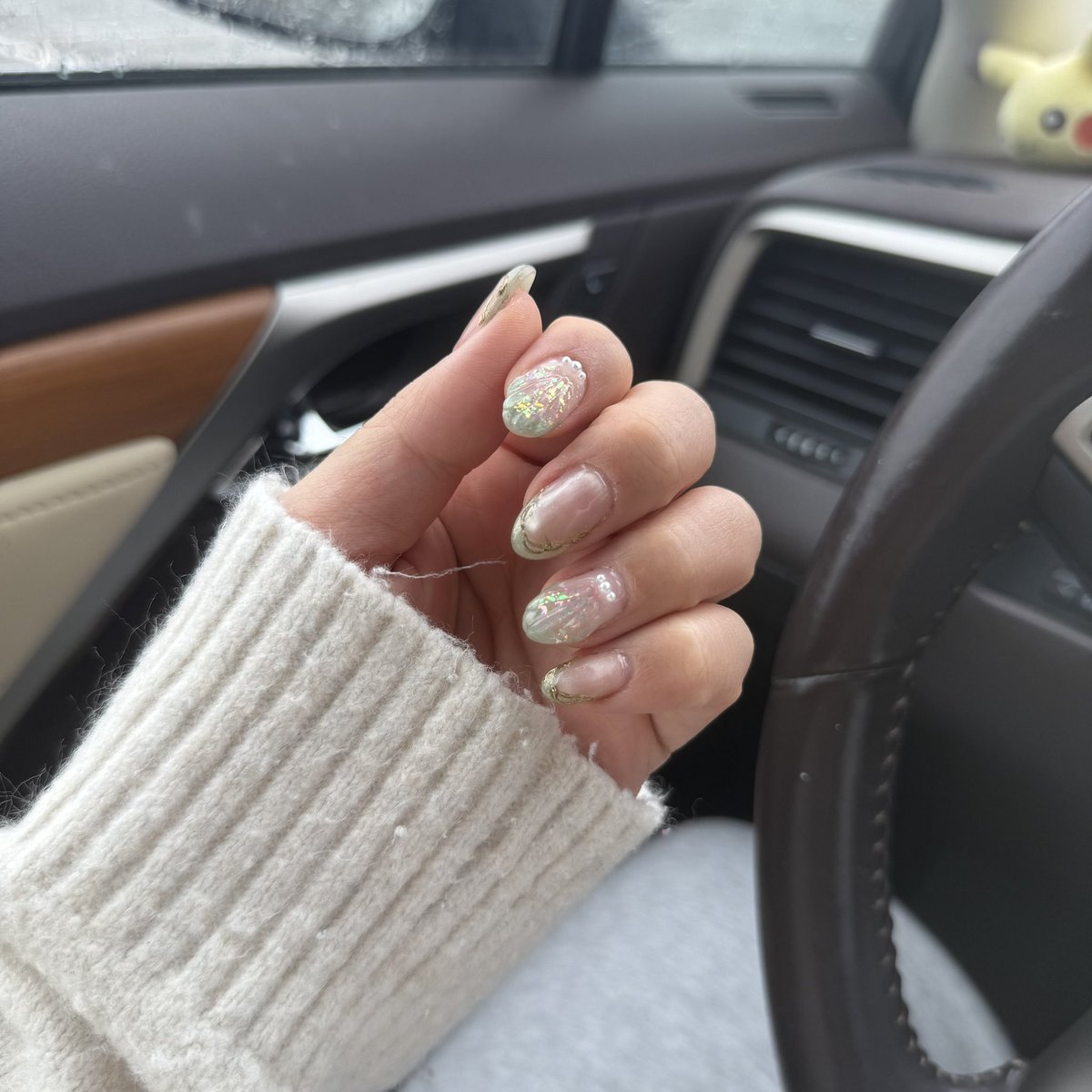 I got a new cat eye polish 🥹✨ mermaid nails again!