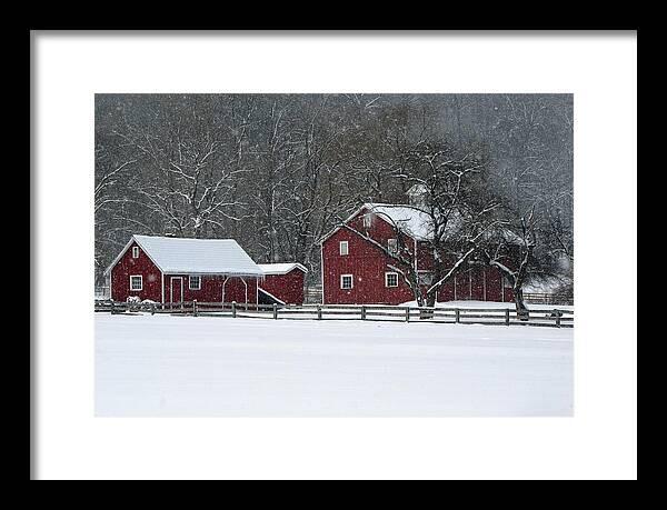 ABridgesPhoto's tweet photo. #RedBarn #SnowScene #wallart #designerPrints https://t.co/LBENb8hPU6