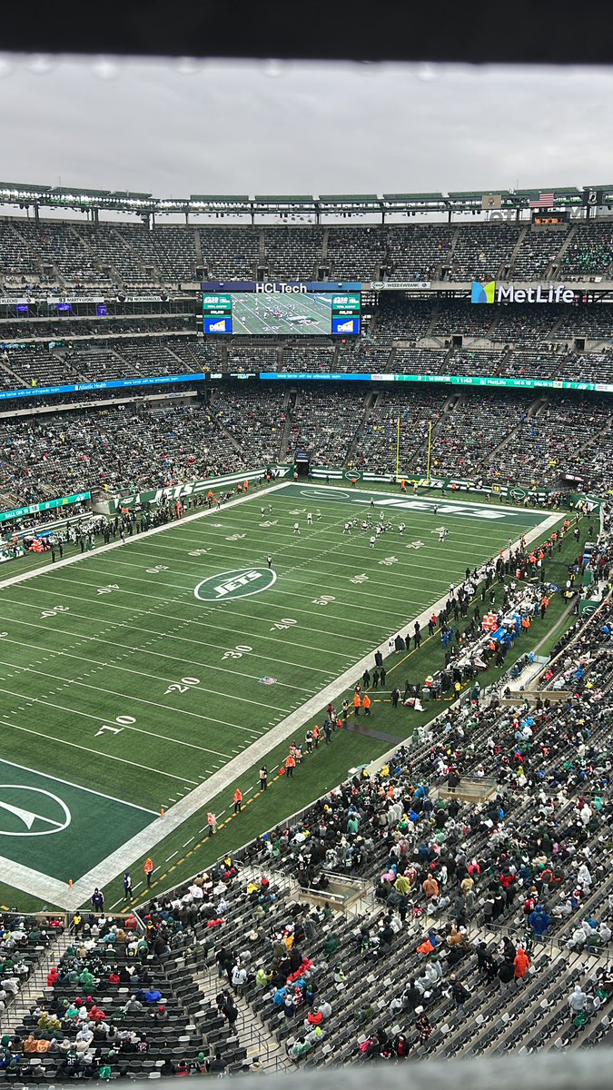 tillytea7's tweet photo. 75, sunny, and a great day watch two playoff hopeful’s #firedup https://t.co/yEkbnCRNej