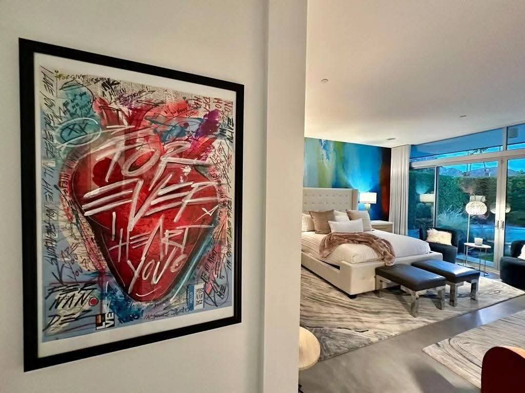 gufez's tweet image. Beautiful space,  Beautiful people ___ #artistlife  #interiordesignbasics