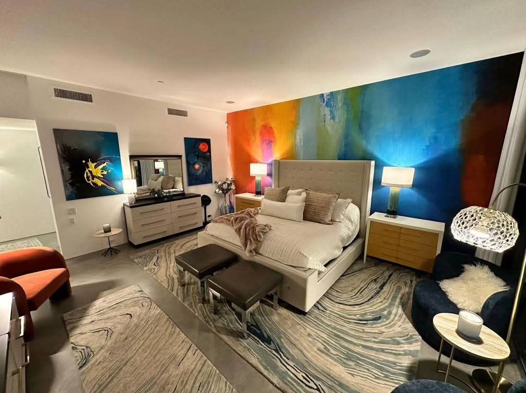 gufez's tweet image. Beautiful space,  Beautiful people ___ #artistlife  #interiordesignbasics