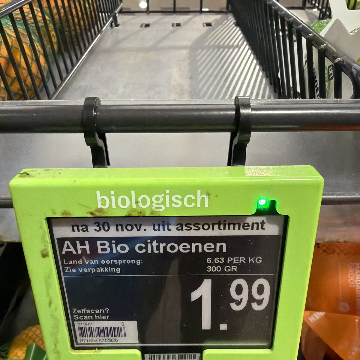 Als er nou een product is waar biologisch meerwaarde heeft dan is het citroen (want zest wil je onbespoten). Maar vanaf morgen doet AH er niet meer aan ☹️