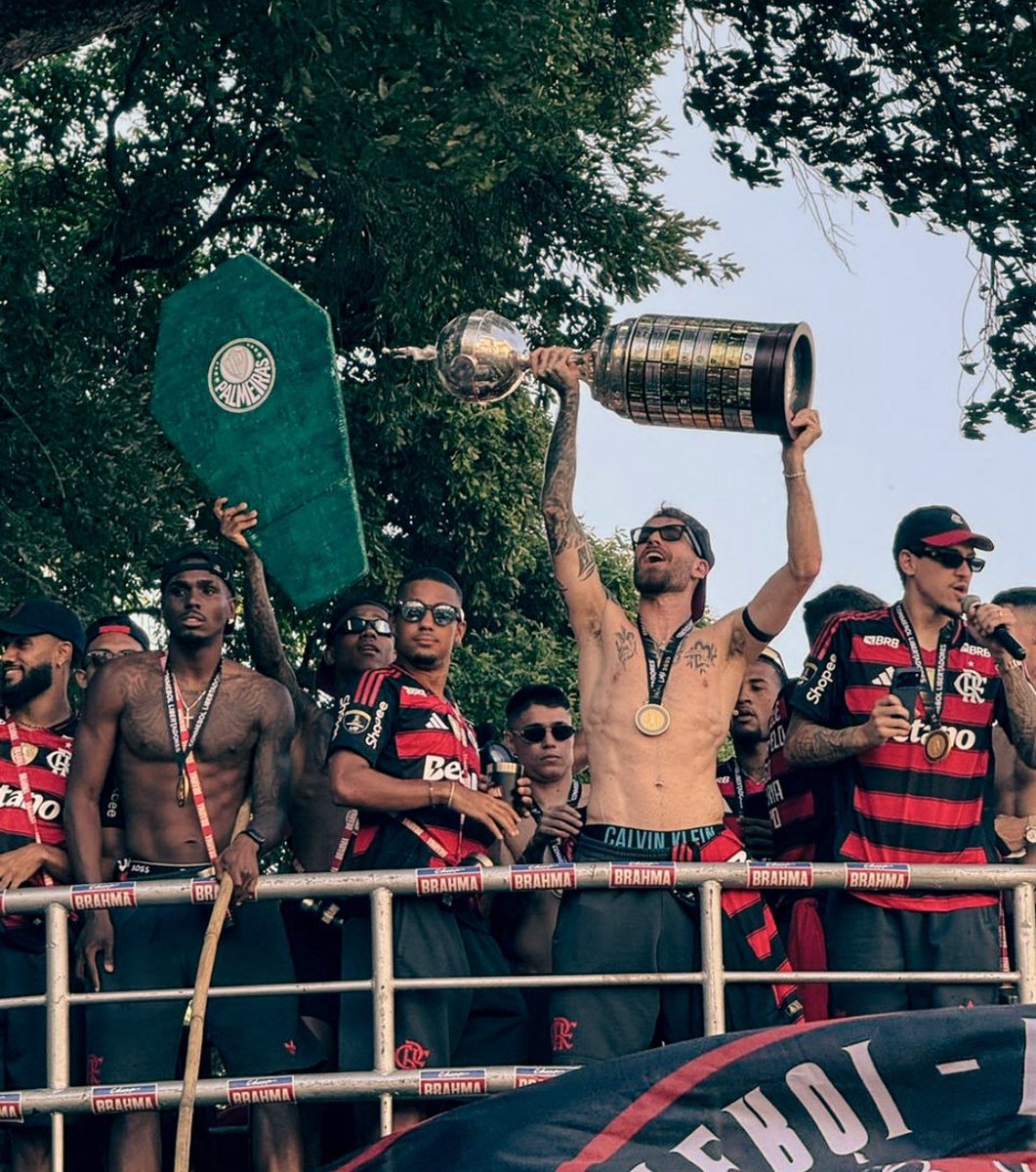 depois que fizeram isso com o river ele nunca mais foi o mesmo kkkkkkkkkk 

adeus palmeiras KKKKKKKKKKKKKKKKKKKKKKK