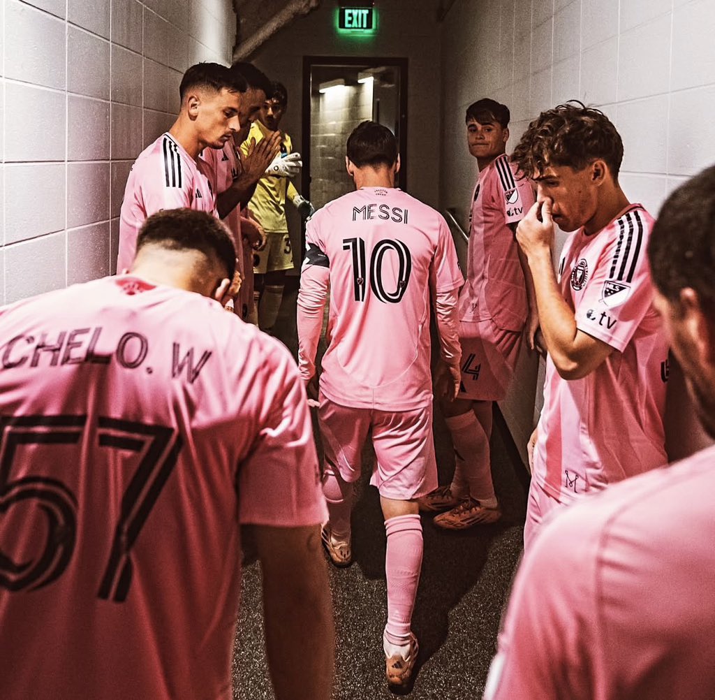 rizbennancy's tweet photo. No Messi fans we pass without a like https://t.co/YOoqUboMFC