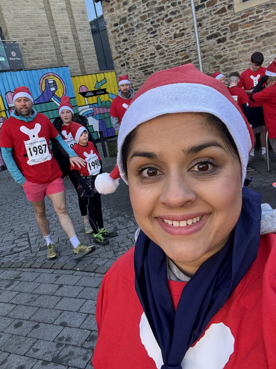 SGPModalityAWC's tweet image. Skipton Santa fun run. Despite having completed a course of antibiotics for a chest infection 2 days ago- I would t want to miss this. Great fun and great cause!