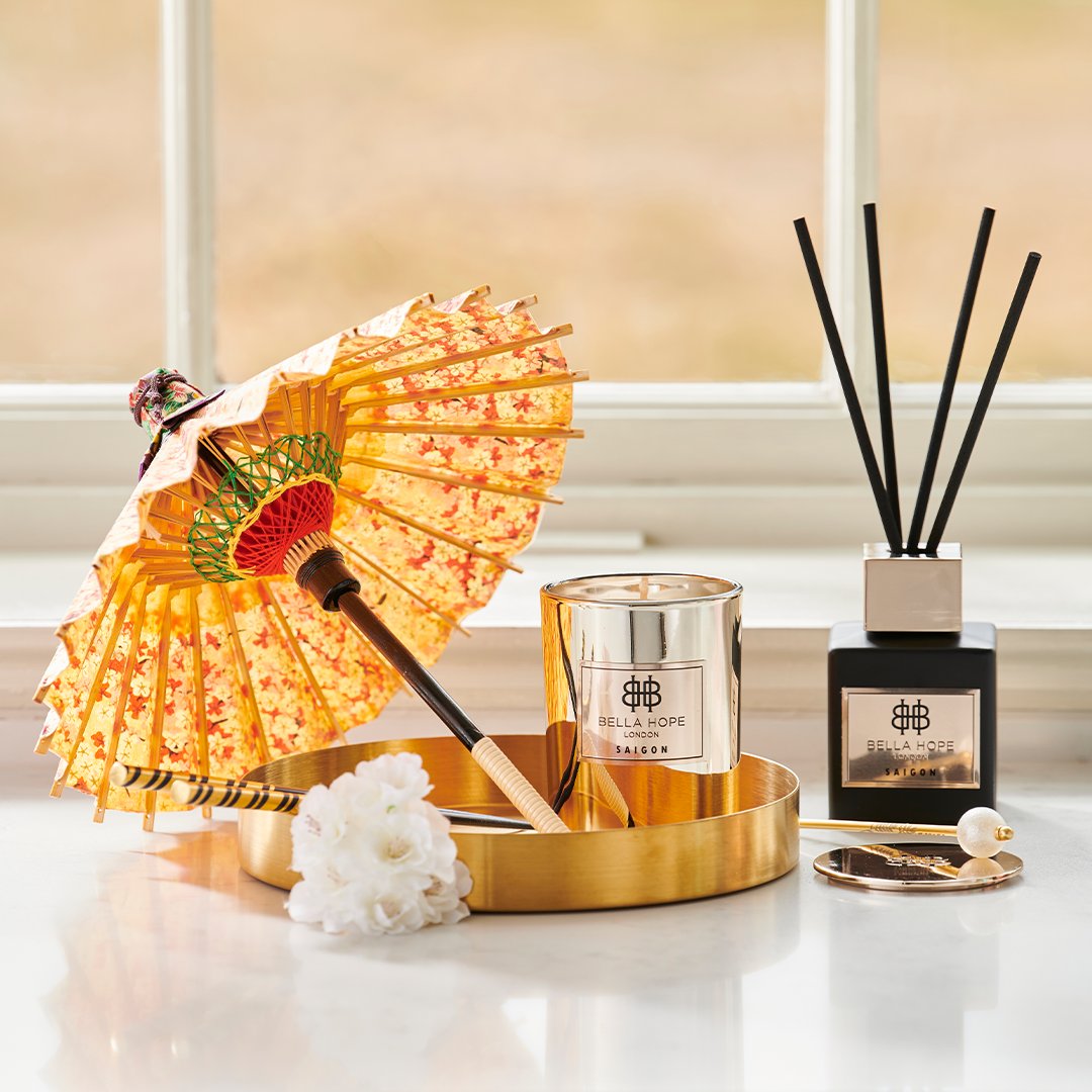 bellahopelondon's tweet image. Home: where memories linger, and every cherished piece has a place. 

#Homefragrance #Soywaxcandles #Reeddiffuser #Bellahopelondon