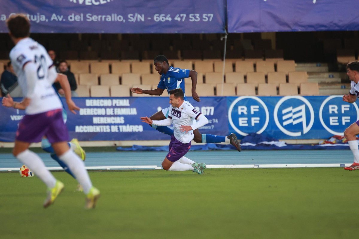 ⏱️ 56' | 🧱 Seguro bajo los palos De La Calzada para atrapar el balón del <a href="/RealJaenCF/">Real Jaén C.F.</a>.

📺 mmovilnetwork.com/xerezcdtv

💙 1️⃣-0⃣ 🟣 #XerezJaén