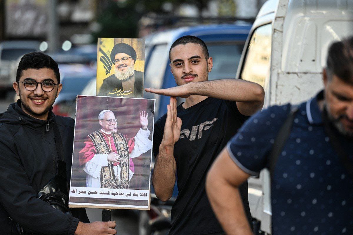 ⚠️⭕ اكتر جملة  لما قالتها المذيعة هيك حزّت بقلبي
اهلا وسهلا بكم في ضاحية السيد حسن
اهلا وسهلاً بكم في ضاحية البطل الشريف المقاوم. الحبيب  سيد الانسانية سيد الوطنية
سيد المحبة سيد العطاء
الشهيد القائد المقدام السيد حسن نصر الله. 
💛💔