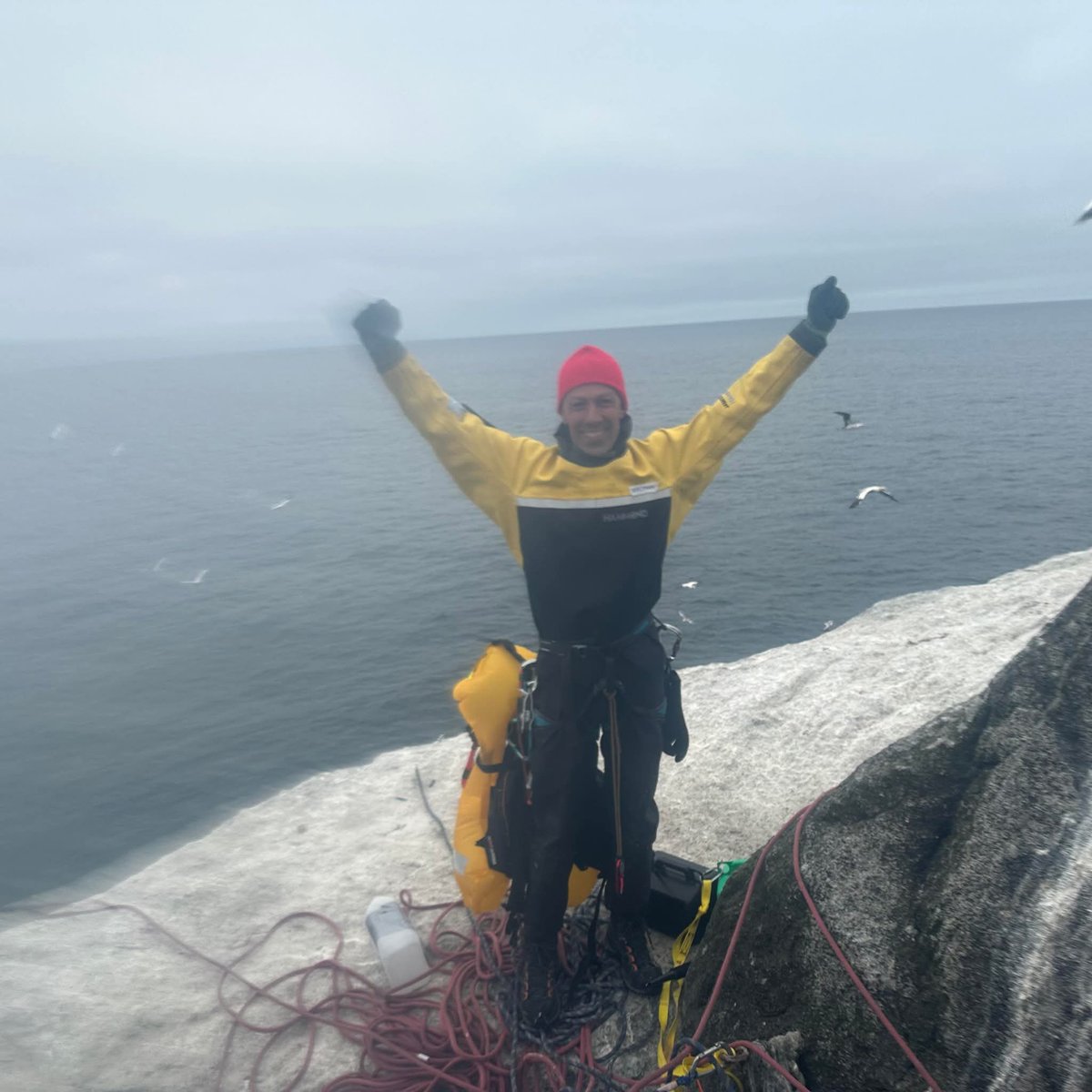 W6MOQ's tweet photo. 📡🛰 When #hamradio, sport and adventure #match! 
🏔 #Rockall Island (The #Rock) 🌊🌊🌊 🇬🇧 North-east #Atlantic 🥶🥶
Rockall was formed during the #Paleogene period by #magmatism as part of the North Atlantic Igneous Province ❄🌬🧭🗺 @grok 🧗‍♂️ 🦅🦅 https://t.co/SBhhKp0DBu