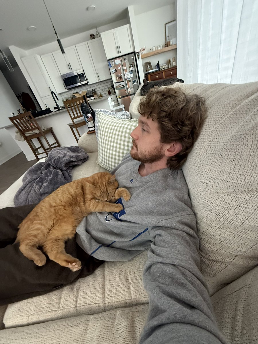 mamadoozy's tweet image. today is football, we’ll be here if you need us