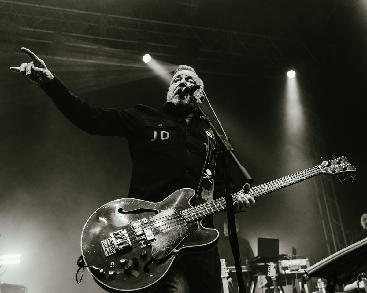 TSImikee's tweet image. @peterhook Leeds