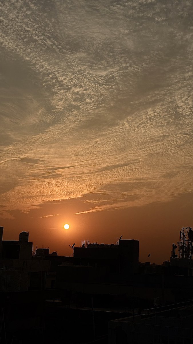 rasoolarshad's tweet photo. What a beach of a sky! https://t.co/WAwpxgQqgd