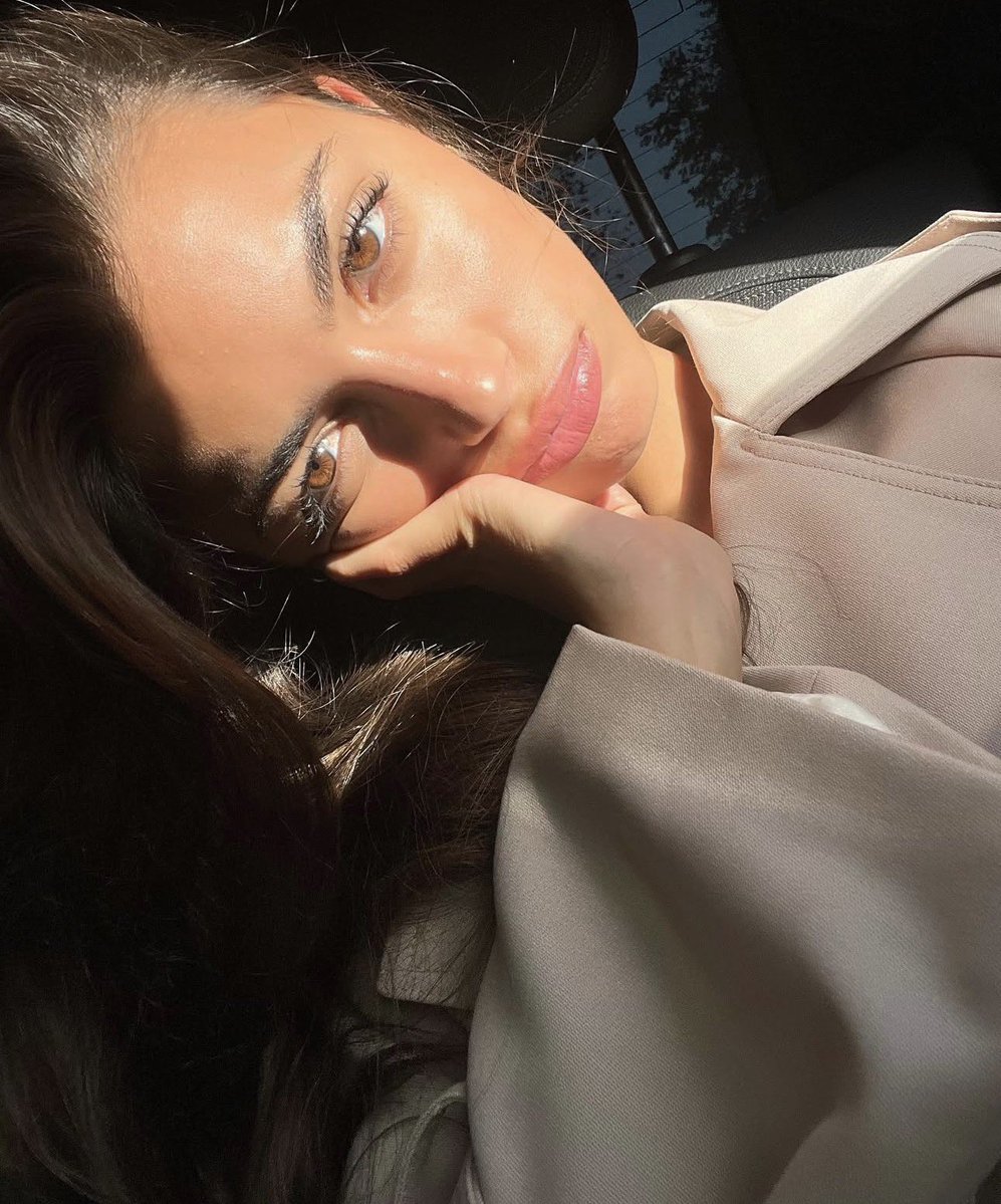 Haileyesul's tweet image. 𝑁𝘰𝑣𝘦𝑚𝘣𝑒𝘳 𝘭𝑜𝘰𝑘𝘦𝑑 𝑔𝘰𝑜𝘥 𝘰𝑛 𝑚𝘦. #visualNS