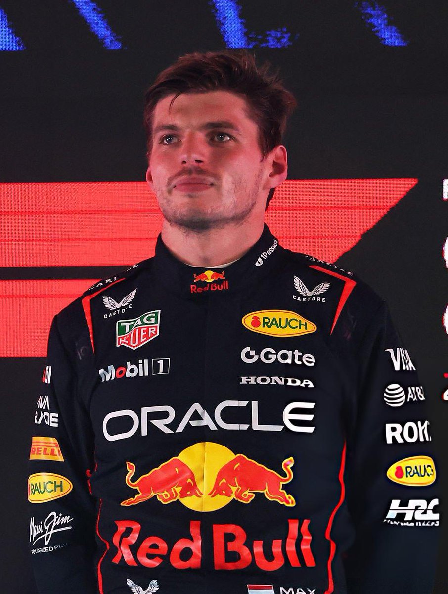 scuderiaslovely's tweet image. las cosas que haría por este hombre, totalmente de rodillas por ti Max verstappen