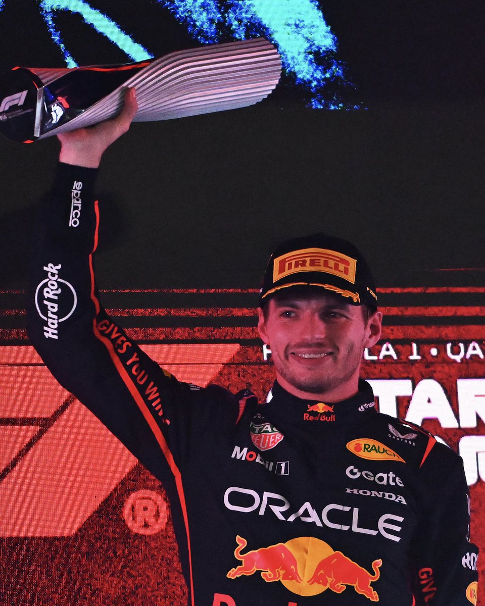 scuderiaslovely's tweet image. las cosas que haría por este hombre, totalmente de rodillas por ti Max verstappen