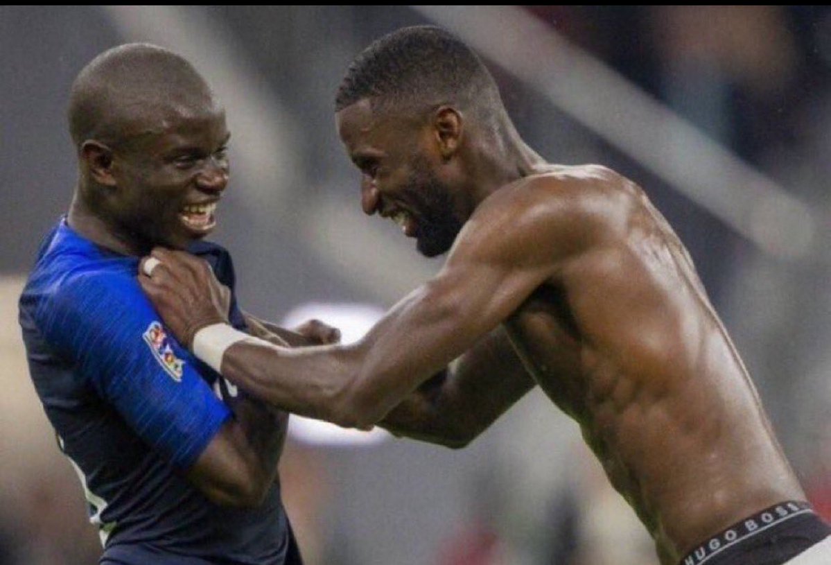 JuanHeart2016's tweet image. They can’t beat 10 man Chelsea and they want to win the league? 😂😂😂😂😂😂