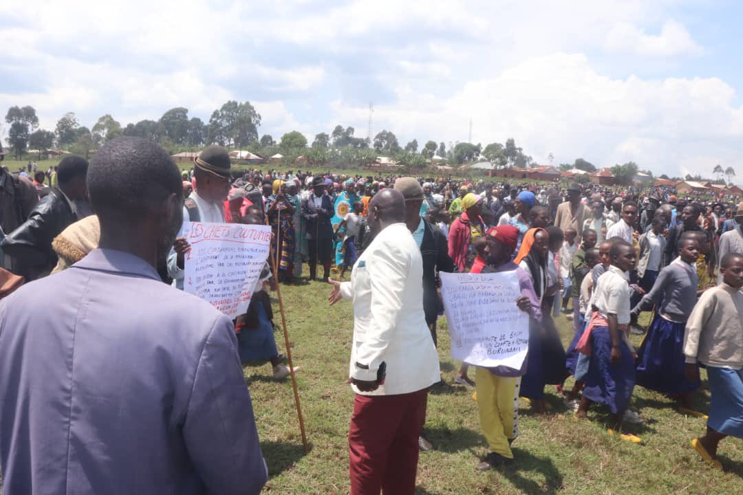 MathieuwiRwanda's tweet image. The suffering of civilians in eastern DRC must end, and Burundi should halt any alleged support or cooperation with armed operations harming innocent people.
No nation should be linked to actions that endanger civilians; Burundi must stop any alleged support to armed coalitions…