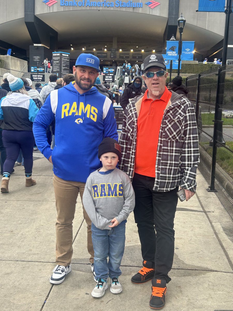 jaclark21's tweet photo. Rams let’s go!!! Taking the boy to his first ever @RamsNFL game!!! Let’s get a W. 💪🏻💪🏻💪🏻 https://t.co/9BRmyJUr8B