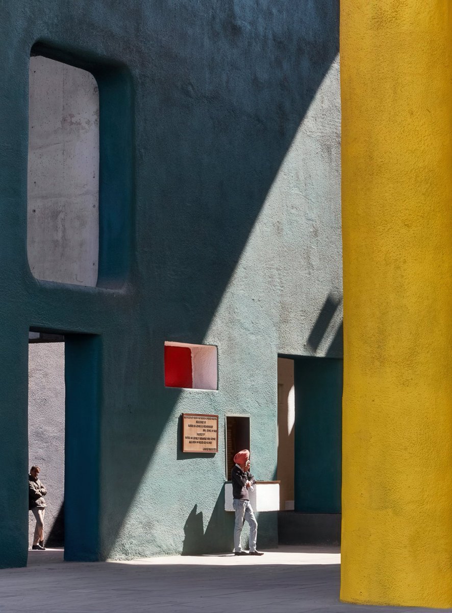 © Edmund Sumner - Leaning Man, 2017