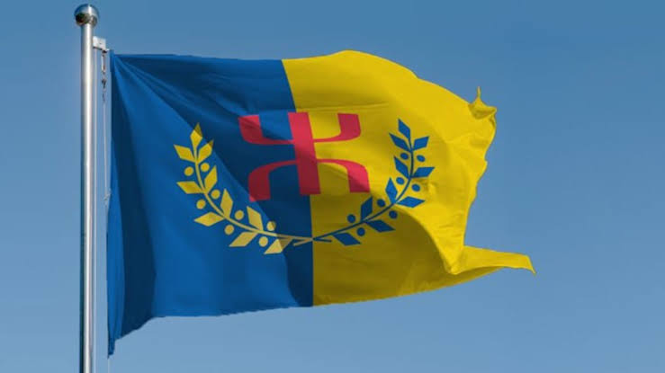 Le drapeau de la république fédérale #Kabylie.