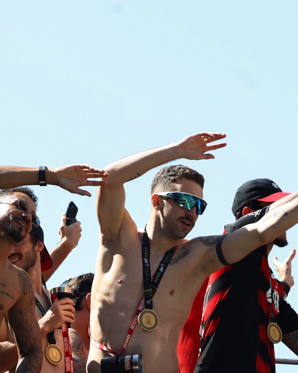 FlaGalaxy's tweet image. LÉO ORTIZ, O XERIFE!