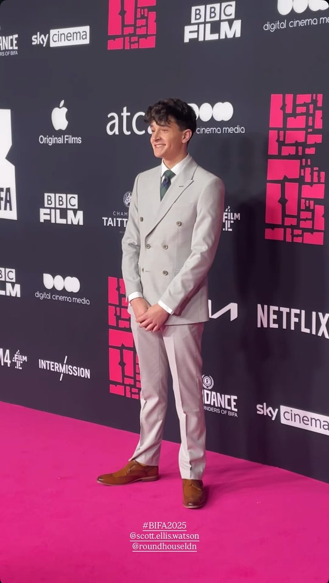 angstiousfeels's tweet photo. Scott Ellis Watson has arrived! Rooting for this young man as well! What a part to take on as your first professional acting role 👏🏽 https://t.co/Gyn2si14FP