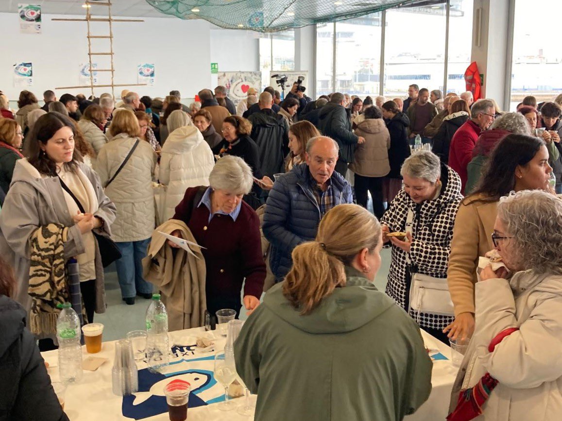 ConcelloCoruna's tweet image. 🐟 A cidade reivindica os beneficios da dieta atlántica e a excelencia do produto local nunha xornada divulgativa co selo distintivo Peixe da Lonxa da Coruña: i.gal/qmXqT