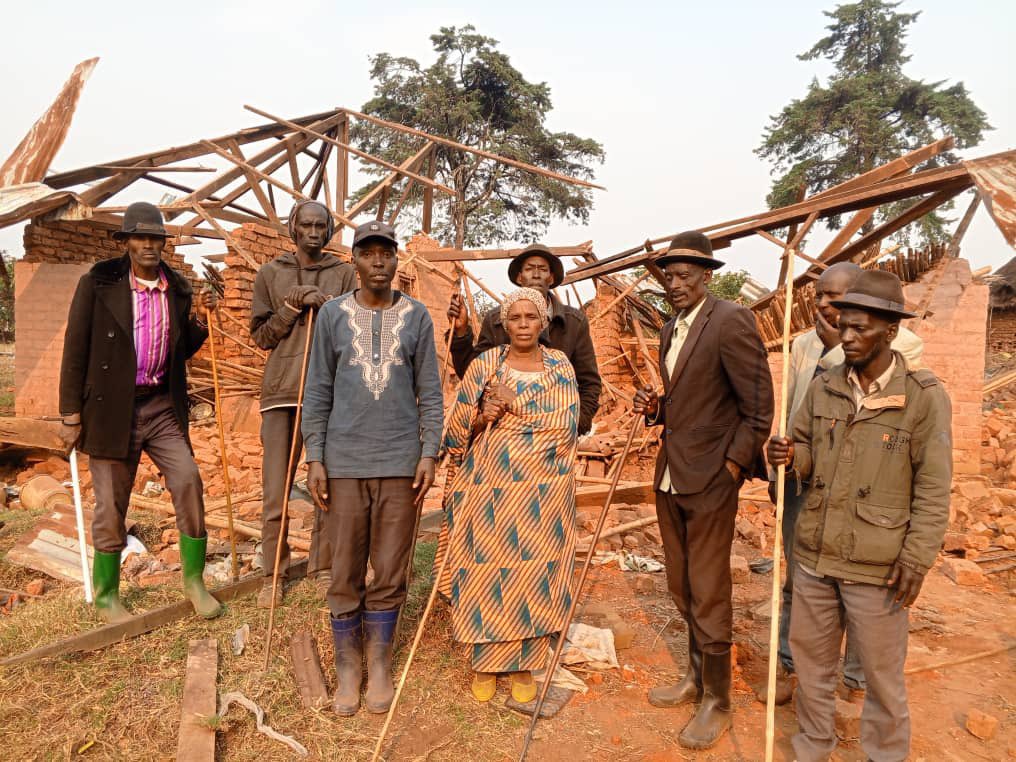 Mathieu_Uwi2023's tweet image. The DRC must stop blurring the lines between state forces and militias; civilians are paying the price.Alleged integrated operations involving FARDC and militia groups are unacceptable and must be dismantled.