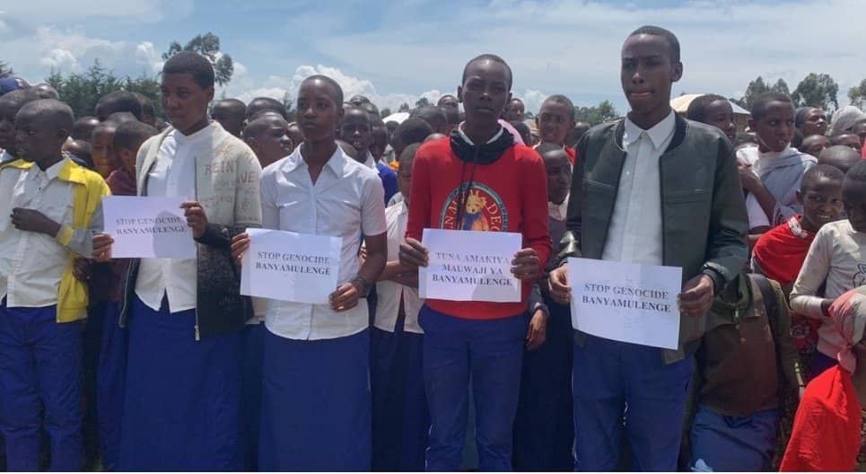 Mathieu_Uwi2023's tweet image. The DRC must stop blurring the lines between state forces and militias; civilians are paying the price.Alleged integrated operations involving FARDC and militia groups are unacceptable and must be dismantled.