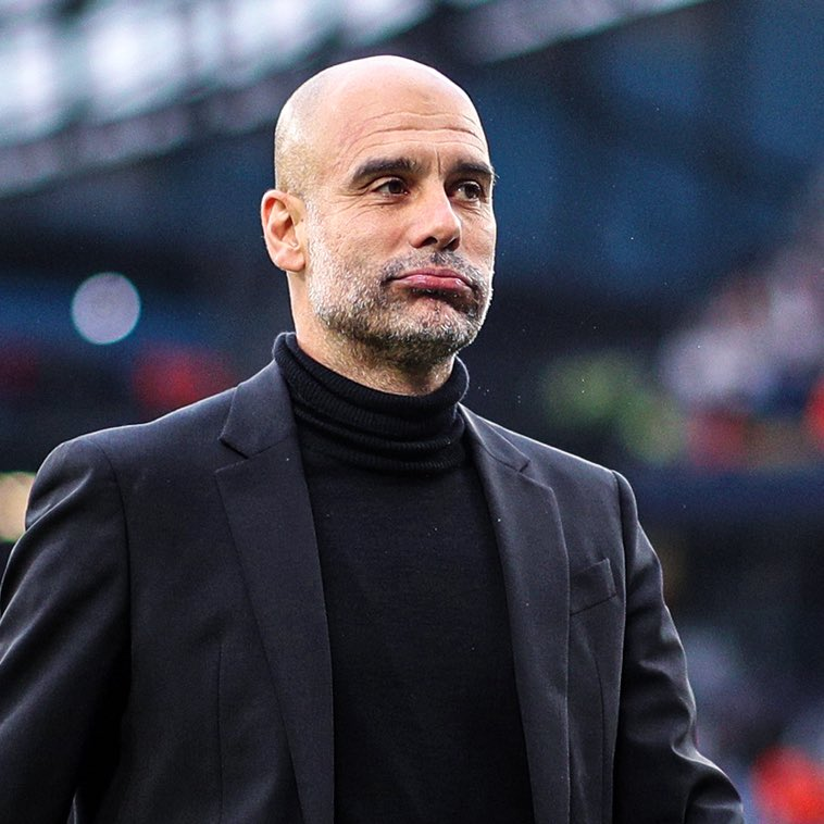 TouchlineX's tweet image. The real winner of the Chelsea vs. Arsenal game (1-1). 😅✨