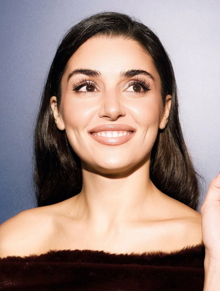 I'm disturbed by Turkish tabloid reporters presenting Hande as fodder. Hande doesn't need anyone. She has the character to overcome anything with her upright stance. I'm proud of her. We love you Hande. you are amazing. #HandeErçel