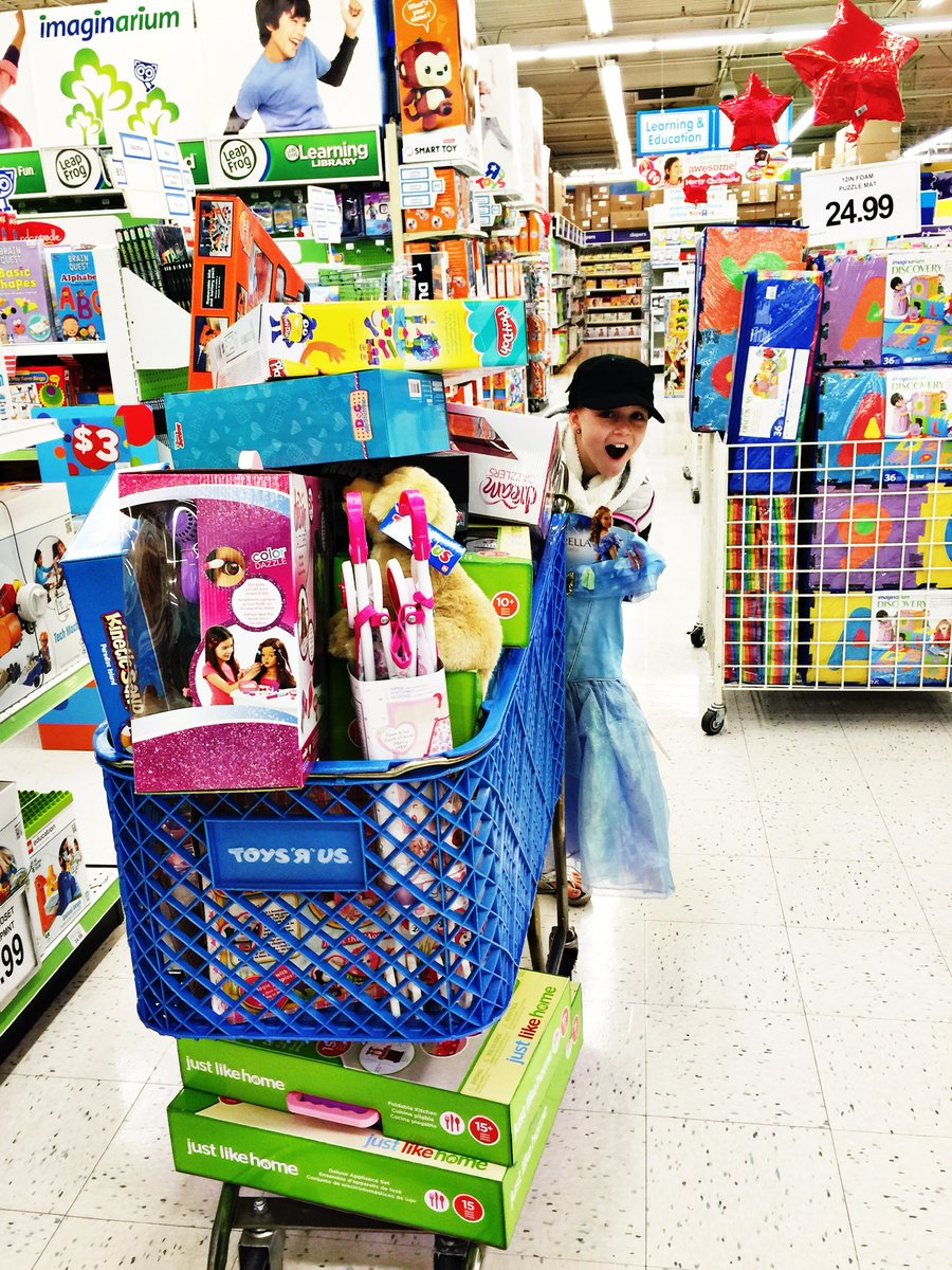 #SadiesSleigh is happening NOW through Dec 15th! 🎅🏻🛷🎄 For our 11th year of giving, Sadie’s goal is 10,000 toys! Can you help us reach it? There are 2 more weeks to join our mission to make Christmas unforgettable for childhood cancer fighters! Donate through links in bio⁠!⁠