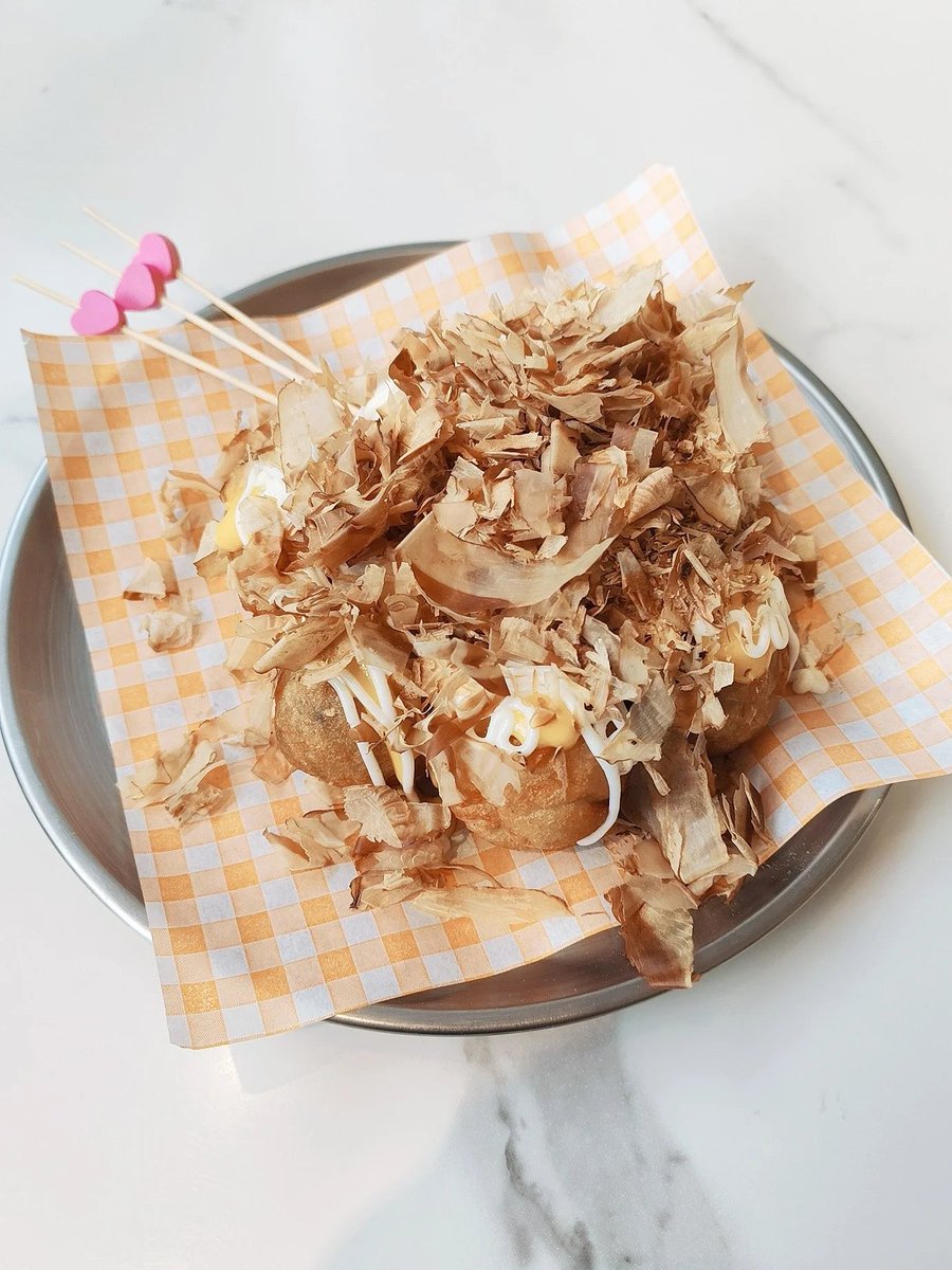 DancingCatup's tweet image. 隠れているたこ焼き