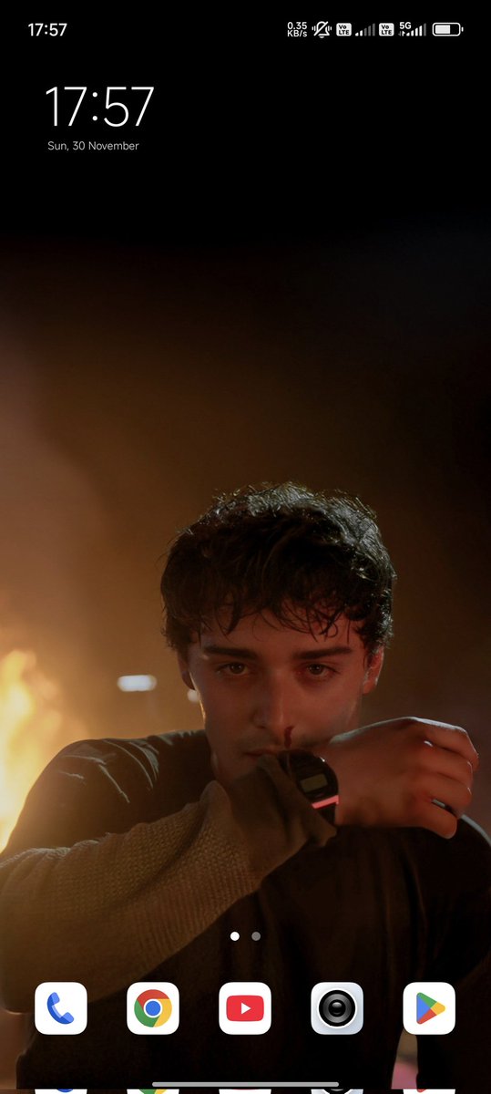 Ppraashant's tweet photo. Lock screen and home screen wallpaper check. 😌
Drop down your lock screen style... 🔥
#StrangerThings #StrangerThingsSeason5 https://t.co/GcPJ3btMSQ