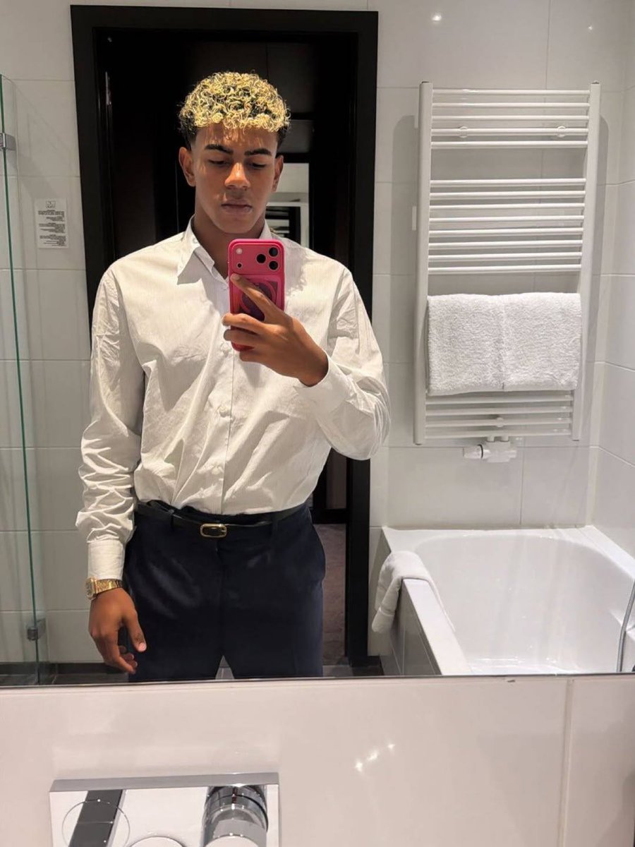 the_marcoliboy's tweet image. Lamine Yamal after seeing Estevao’s Church videos😭