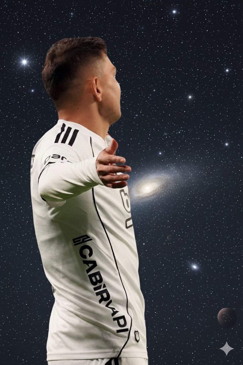 🚨 Sergen Yalçın, Cengiz’i bana verin 1 ayda yıldız yaparım” dedi.

Bu inadı bırakmazsa Cengiz bir ayda Sergen’in hocalığıda efsaneliğide yiyecek gibi duruyor.