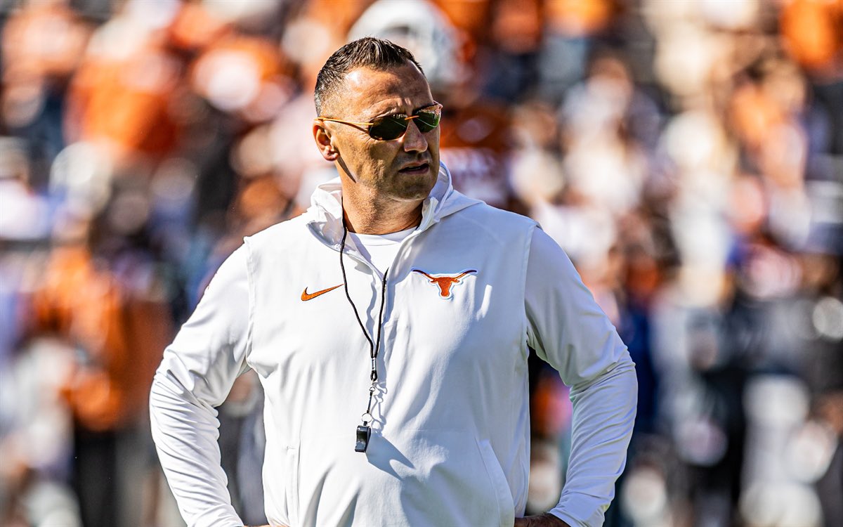 OneStopHorns's tweet image. Steve Sarkisian’s tenure in ATX:

* Regular Season

• 2021: 5-7
• 2022: 8-4
• 2023: 11-1
• 2024: 11-1
• 2025: 9-3

🏆 2x CFB Playoff Appearances
🏆 2x CFB Playoff Wins
🏆 Big 12 Title Winner
🏆 SEC Title App.

This year didn’t go the way we wanted, but this is my coach 🤘🏻