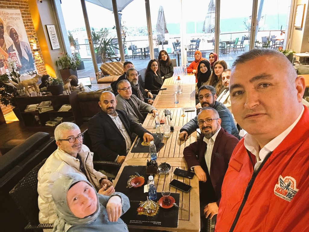 BBP İl Başkan Yardımcısı ve Birinci Bölge Başkanı Sayın Murat Hamarat’ın nazik daveti için kendilerine teşekkür ederiz. Bu güzel buluşmada Dijital Birlik Platformu ( <a href="/DijitalBirlikP/">Dijital Birlik Platformu</a> )Ailesi olarak yer almaktan büyük memnuniyet duyuyoruz.
<a href="/edaviyetezgelen/">edaviye 🇹🇷</a> 
<a href="/mehmetcakir_61/">Mehmet Çakır ( SürMeneli )</a>