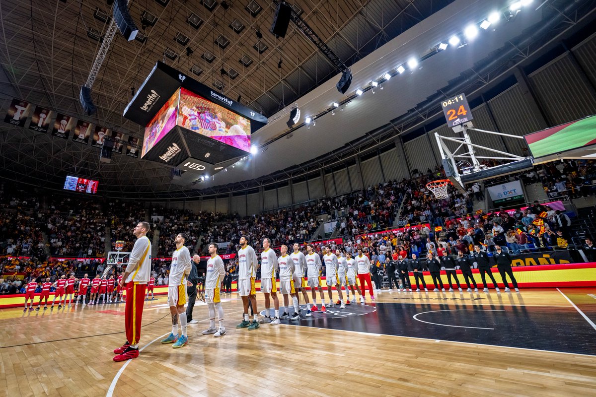 Balón al aire en Tenerife 🔥

VAMOS, #LaFamilia‼️ Con TODO 👊

🏆 Clasificación <a href="/FIBAWC/">FIBA Basketball World Cup 🏆</a>
🇪🇸🆚🇬🇪 (Min. 1 | 0-0)
📌 <a href="/pabellonsmartin/">Pabellón Santiago Martín</a>
📺 <a href="/teledeporte/">Teledeporte</a> 

#SomosEquipo
