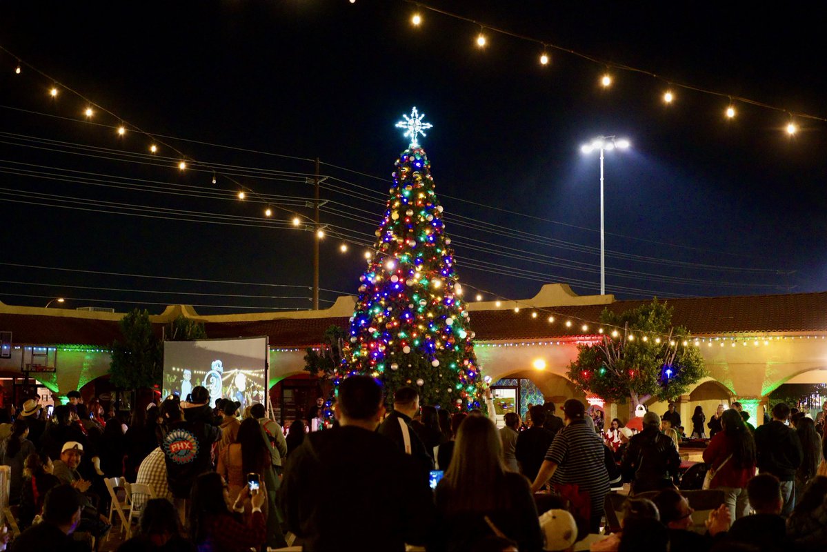 RepYassAnsari's tweet image. A beautiful night in Guadalupe for the Light Parade and Annual Tree Lighting 🎄 So special to kick off the holiday season with the Vice Mayor, council, and Pascua Yaqui tribal leaders and to feel the joy of this community all around.
