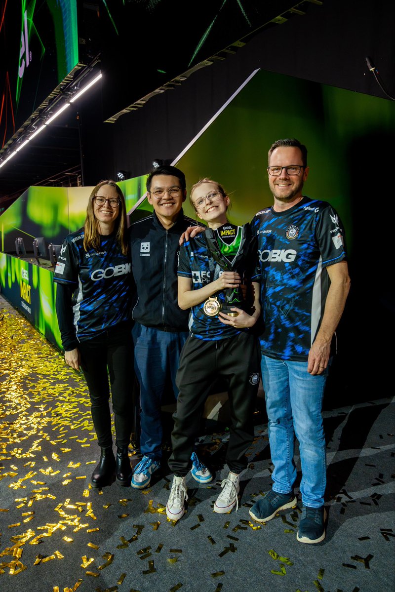 Emmsancs's tweet image. CHAMPIONS MOTHERFUCKERSSSS OH MY GAAAWWDDGGHG!!!!!!! WE WON ESL IMPACT SEASON 8 ON HOME FUCKING GROUND 🇸🇪🇸🇪🇸🇪🇸🇪🇸🇪🇸🇪💙💙💙💙