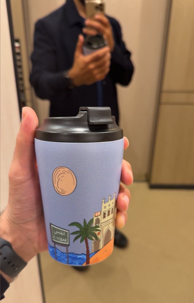 عين الطموح تشوف فـ العثرة : فرص
وعين اليؤوس تشوف فـ الفرصة : كمين