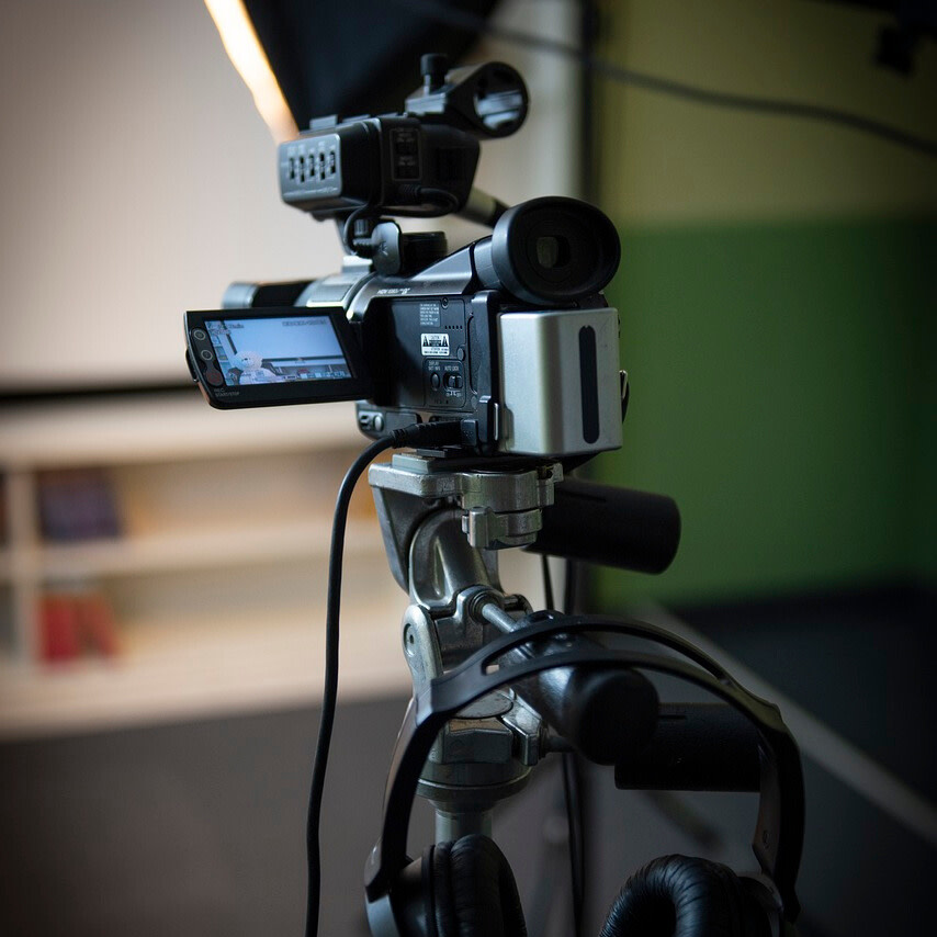 ListProducer's tweet image. Wondering what goes into making a LinkedIn Learning course happen? Here&apos;s a behind-the-scenes peek into my latest courses: bit.ly/3MFi3dc

#linkedin #linkedinlearning #productivity