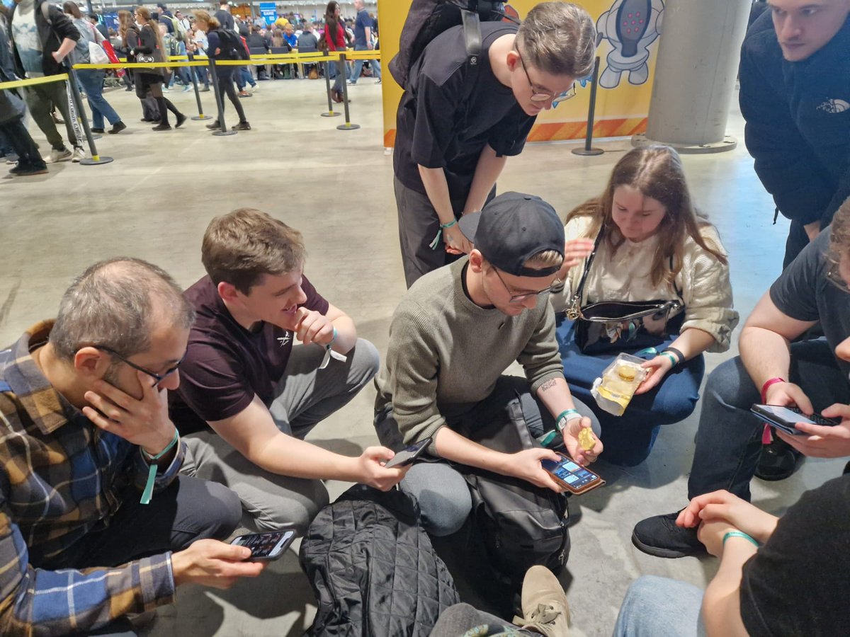 Cloudy28R's tweet photo. Finished 11th out of 661 players in the stuttgart regional! Absolutely surreal experience, I couldn't think of any better way to close out Reg H. 

As always, shoutouts to my wonderful partner @psyduckatja and to all my awesome friends for the support ❤️ https://t.co/QbhXpwyrcs