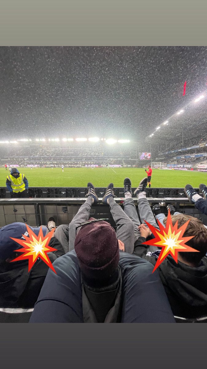 Euforisk stemning på Lerkendal idag med både julestemning og sang👏 

Takk for i år Godset💙

Og en stor takk til Fagermo som sendte klubben rett til hælvette
RBK(a)